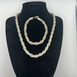 ELEGANT‎ Twisted Rope Chain/Gold Colored Beaded Necklace and Bracelet Set